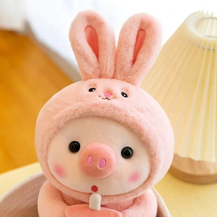 Porquinho de Pelúcia Tomando Chá para Brincadeiras e Decoração Ama Mamma - Ama Mamma