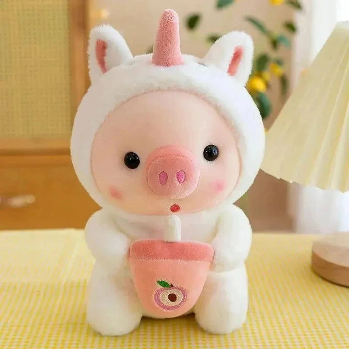 Porquinho de Pelúcia Tomando Chá para Brincadeiras e Decoração Ama Mamma - Ama Mamma